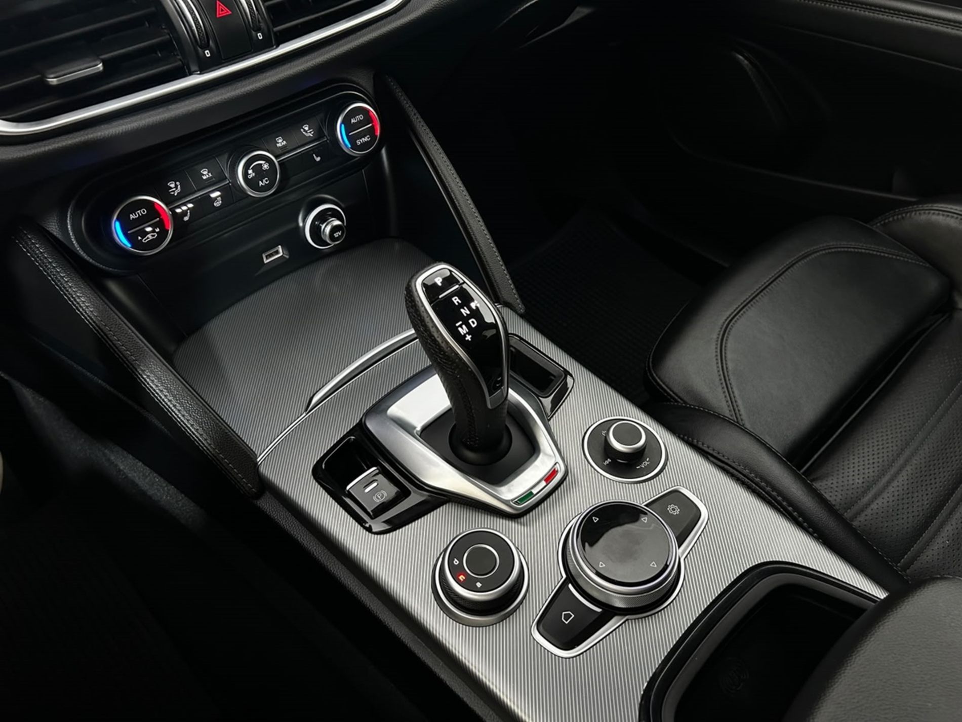 Stelvio 2.2 Veloce Q4 210cv - Autoviemme